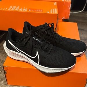 Nike Black and White Zoom Pegasus Shoes